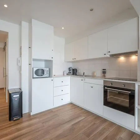 2-Slaapkamer Appartement Met Zicht Op De Haven 아파트 *